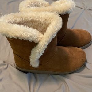 Target Women’s Size 7 suede boots